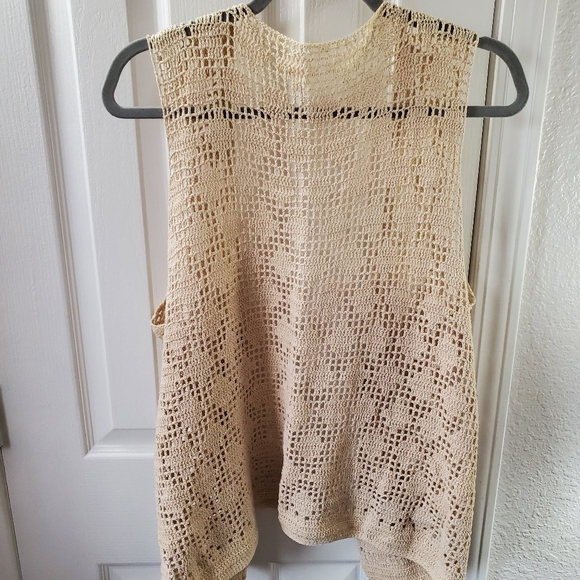 Vintage 1970's Boho Crocheted Vest - Picture 9 of 11